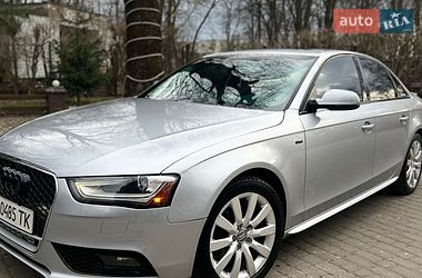 Седан Audi A4 2015 в Львові