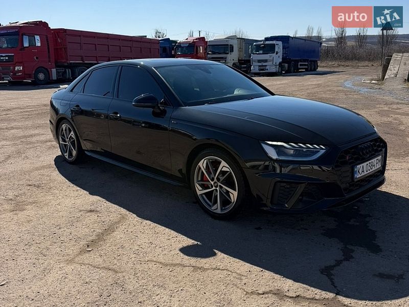Седан Audi A4 2022 в Виннице