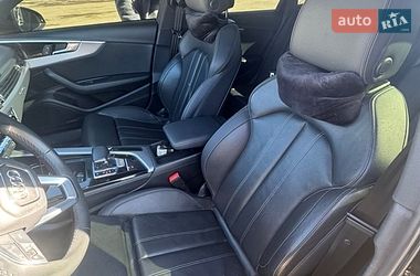 Седан Audi A4 2022 в Виннице