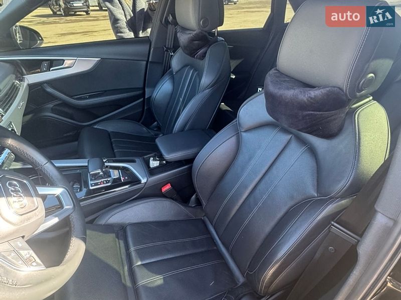 Седан Audi A4 2022 в Виннице