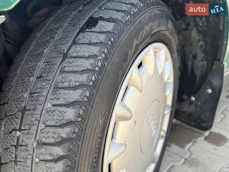 Седан Audi A4 1997 в Чернівцях