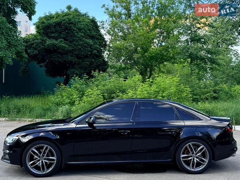 Седан Audi A4 2014 в Харкові