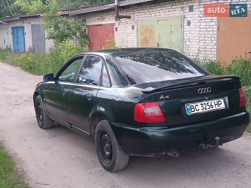Седан Audi A4 1997 в Бродах