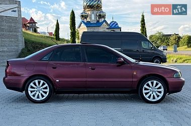 Седан Audi A4 1998 в Черновцах