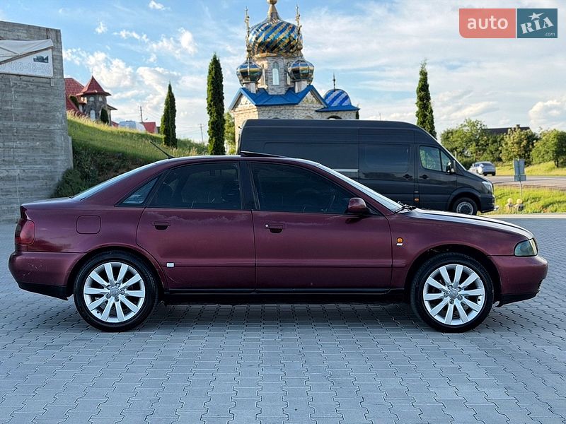 Седан Audi A4 1998 в Черновцах