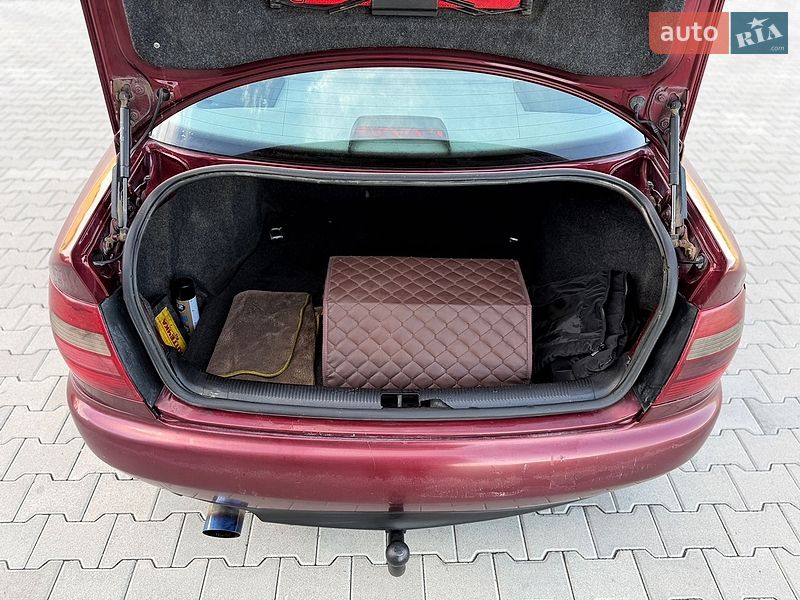 Седан Audi A4 1998 в Черновцах
