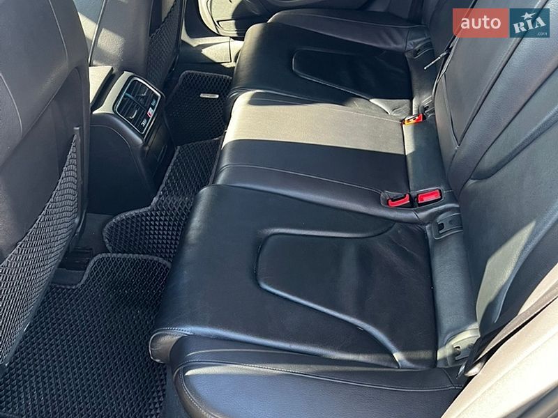 Седан Audi A4 2014 в Києві