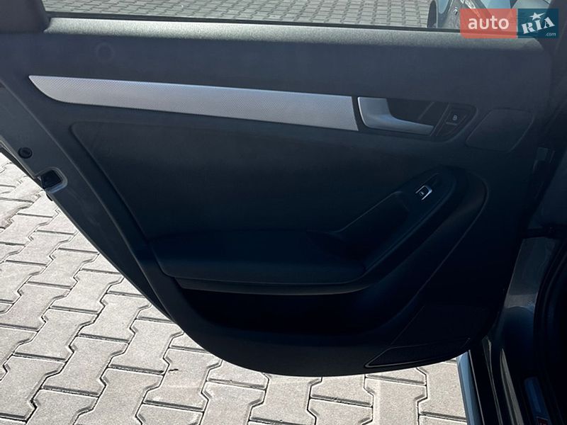 Седан Audi A4 2014 в Києві