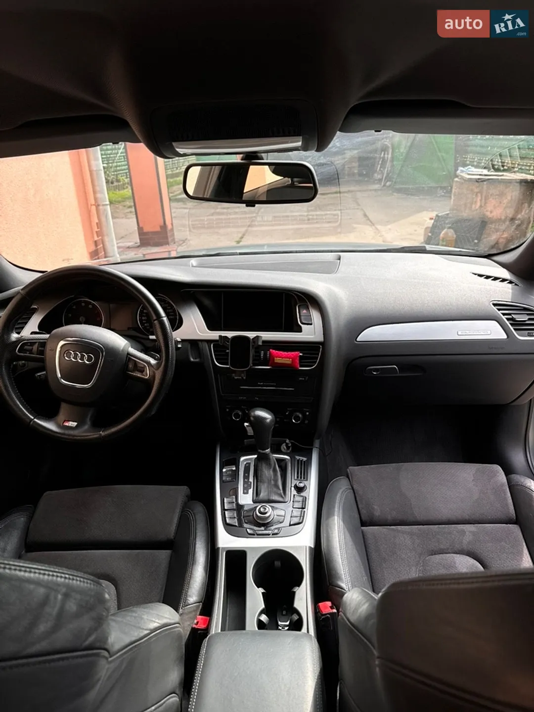 2010 Audi A4 - мініатюра 16