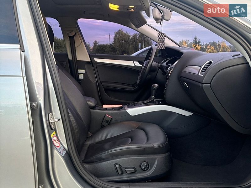 Седан Audi A4 2011 в Львове