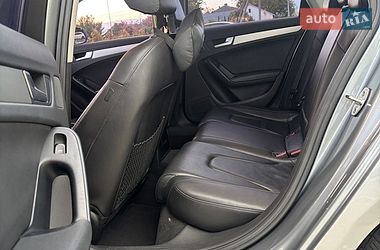 Седан Audi A4 2011 в Львове