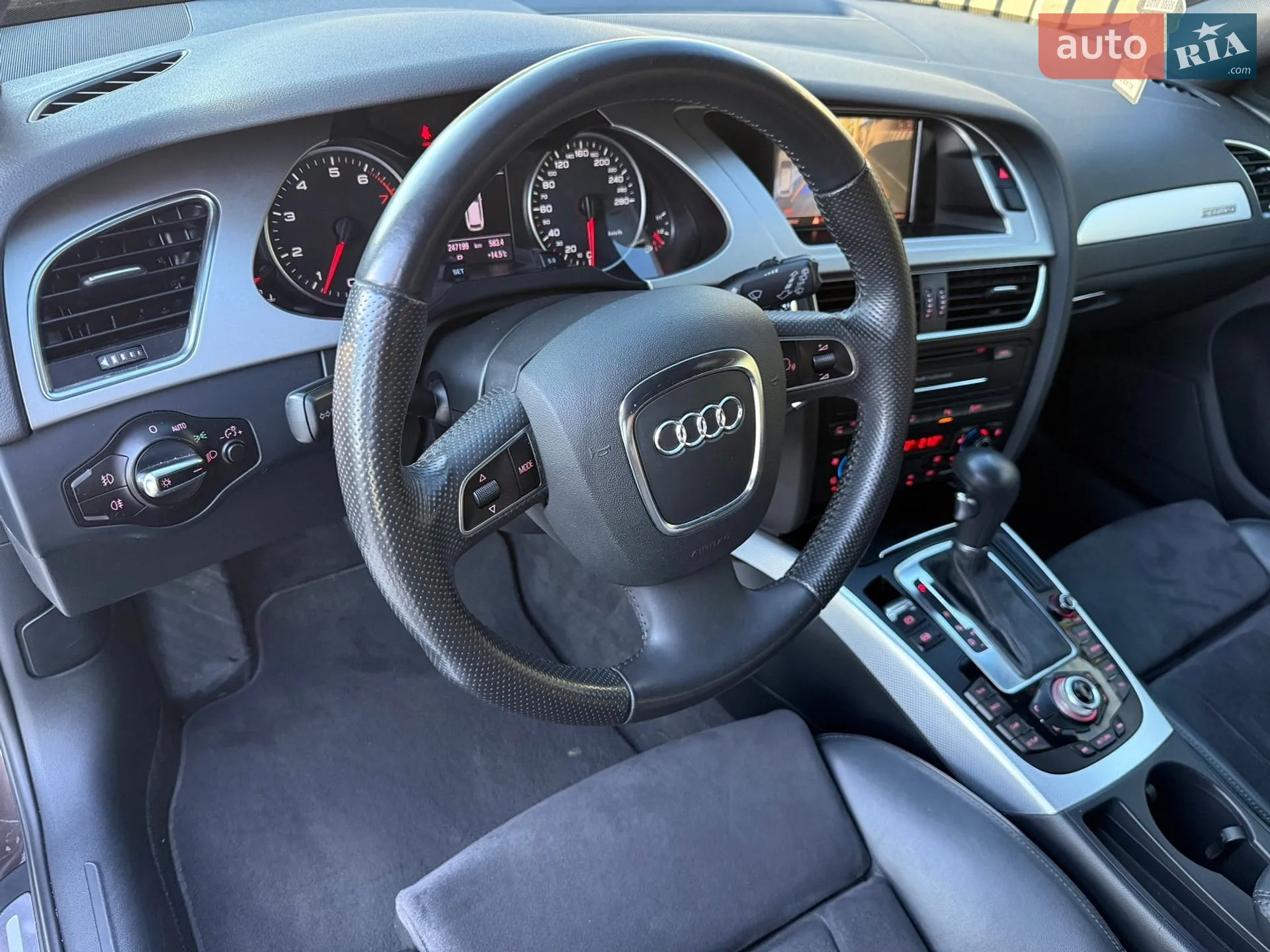 2011 Audi A4 - мініатюра 28
