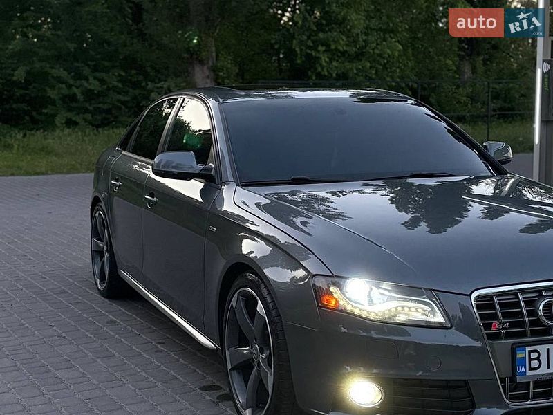 Седан Audi A4 2011 в Кременчуге
