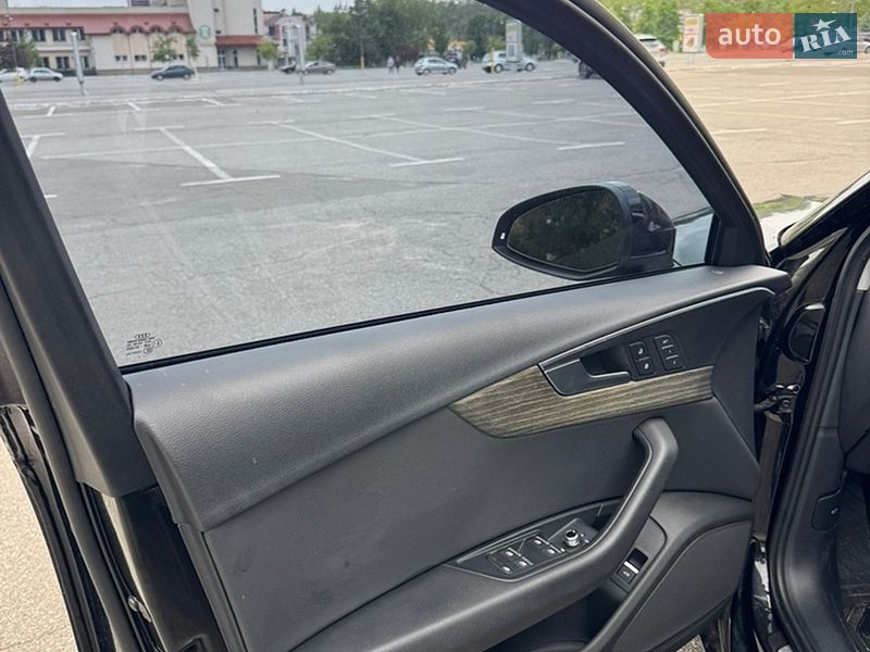 Седан Audi A4 2019 в Киеве