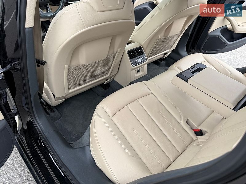 Седан Audi A4 2017 в Киеве