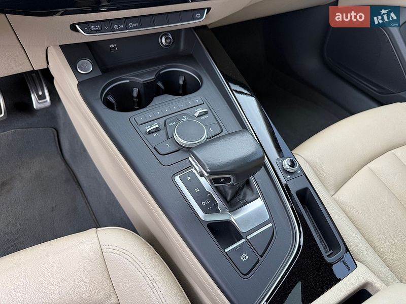 Седан Audi A4 2017 в Киеве