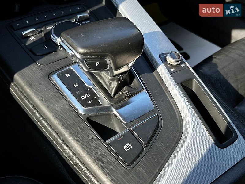 Седан Audi A4 2016 в Львові