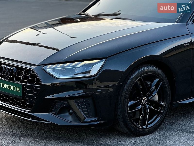 Седан Audi A4 2022 в Киеве