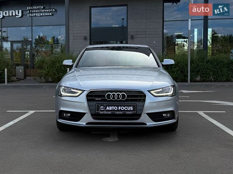 Седан Audi A4 2014 в Киеве