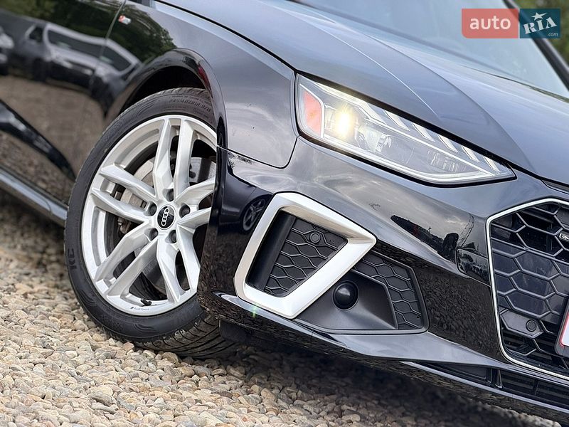Седан Audi A4 2022 в Стрые