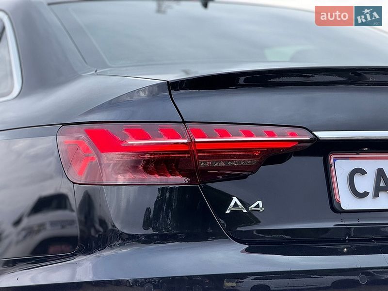 Седан Audi A4 2022 в Стрые