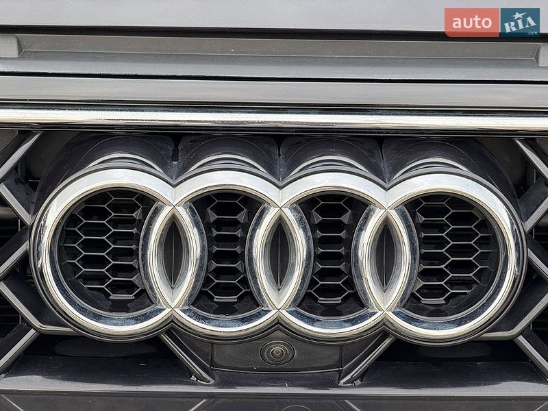 Седан Audi A4 2022 в Стрые