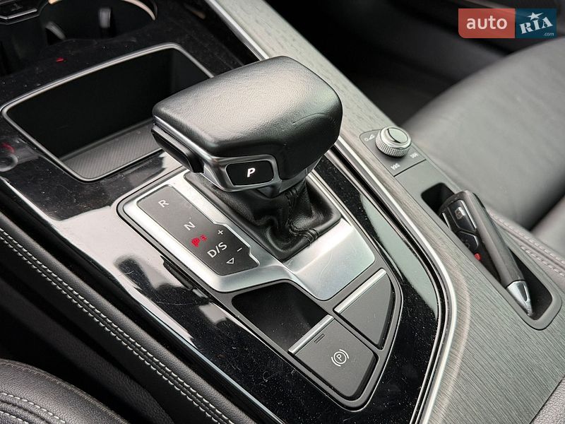 Седан Audi A4 2022 в Стрые
