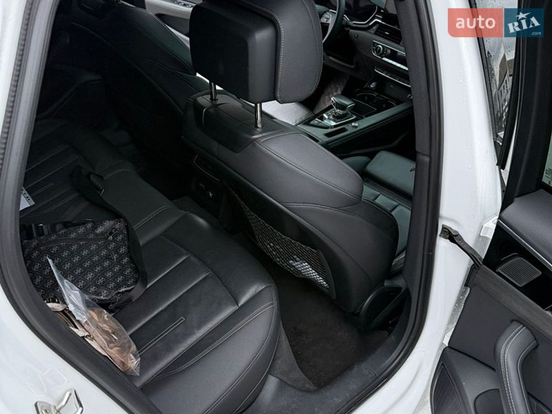 Седан Audi A4 2023 в Хмельницком