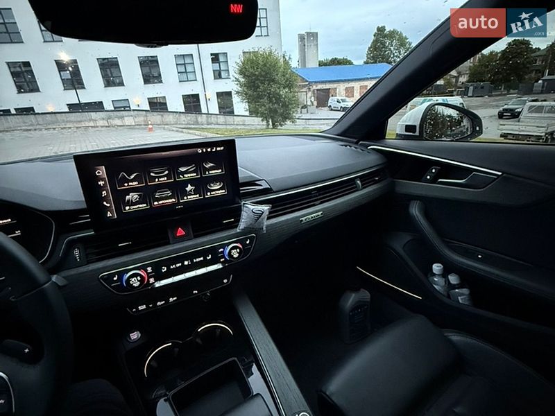 Седан Audi A4 2023 в Хмельницком