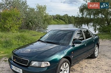Седан Audi A4 1995 в Києві