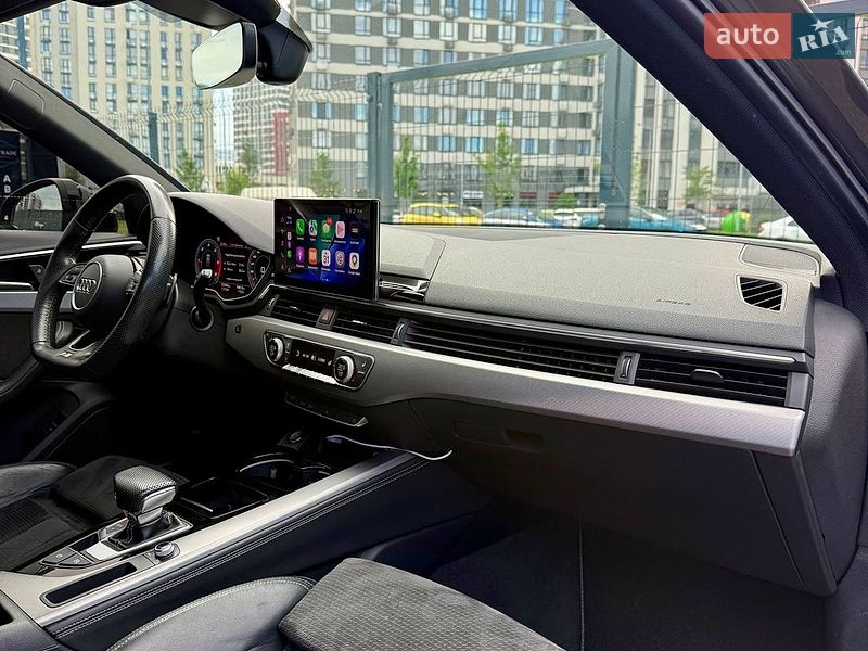 Универсал Audi A4 2019 в Киеве