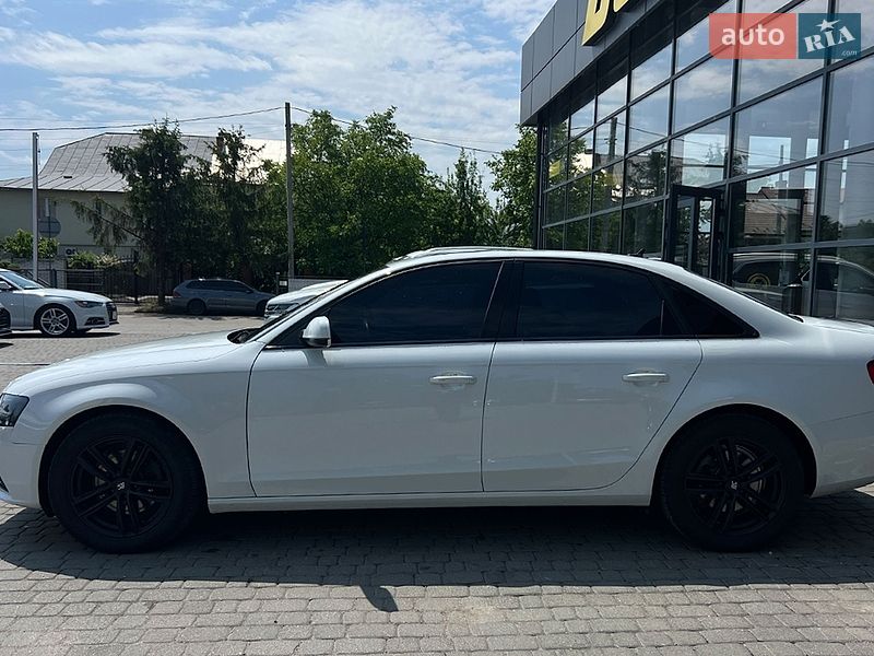 Седан Audi A4 2015 в Івано-Франківську