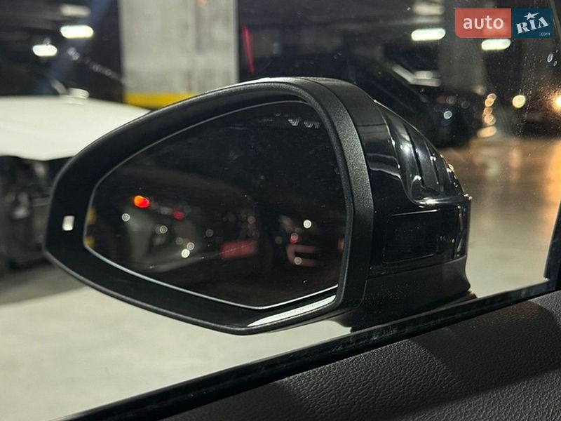 Седан Audi A4 2018 в Львові