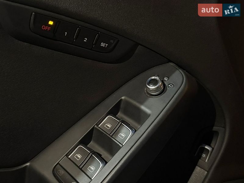 Седан Audi A4 2013 в Львові