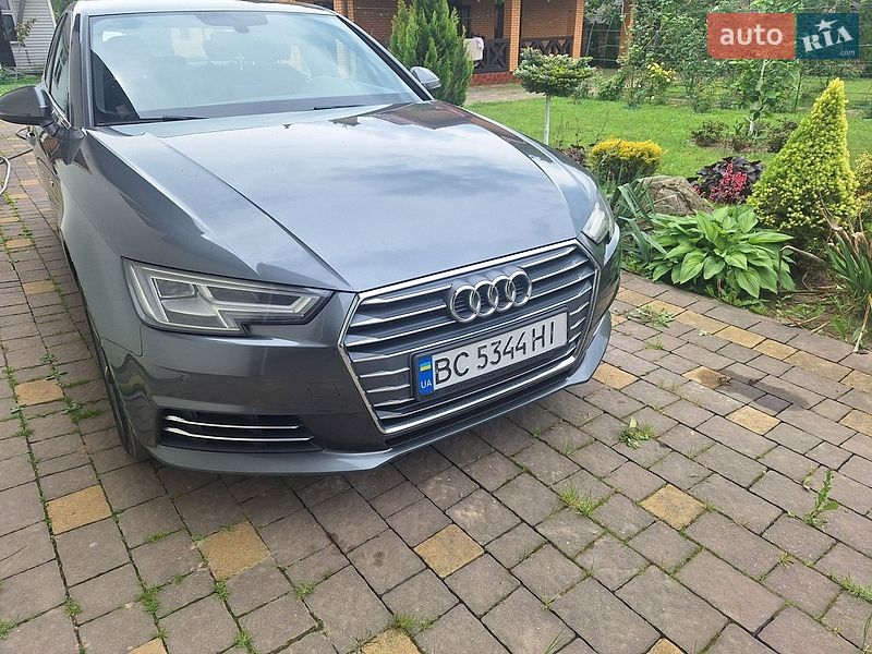 Седан Audi A4 2018 в Львове
