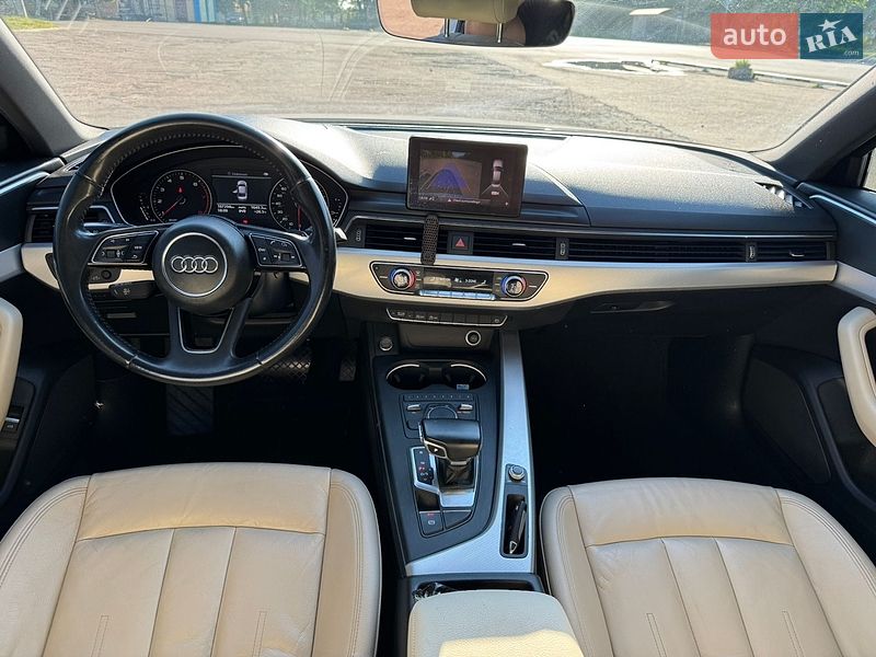 Седан Audi A4 2017 в Киеве