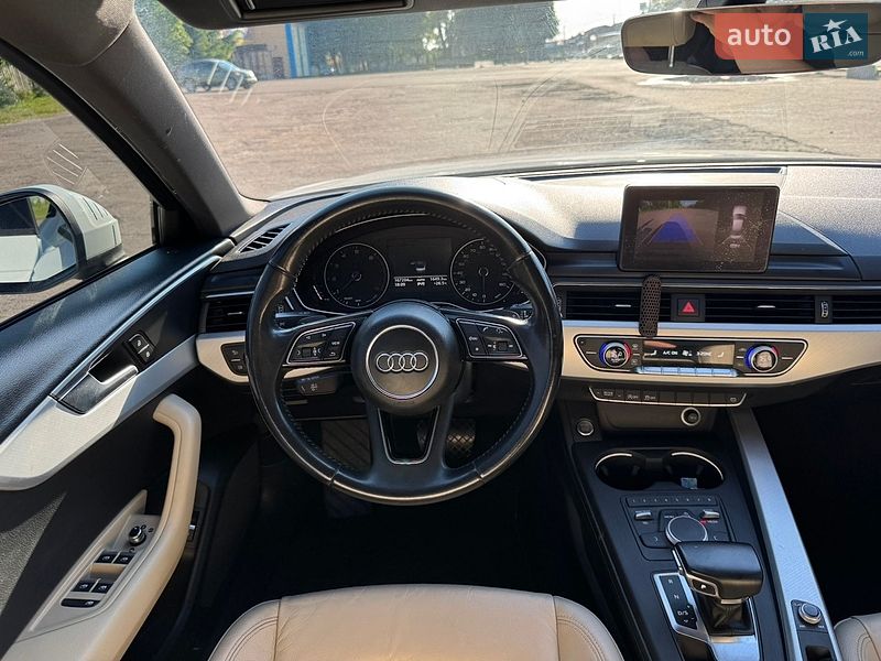 Седан Audi A4 2017 в Киеве