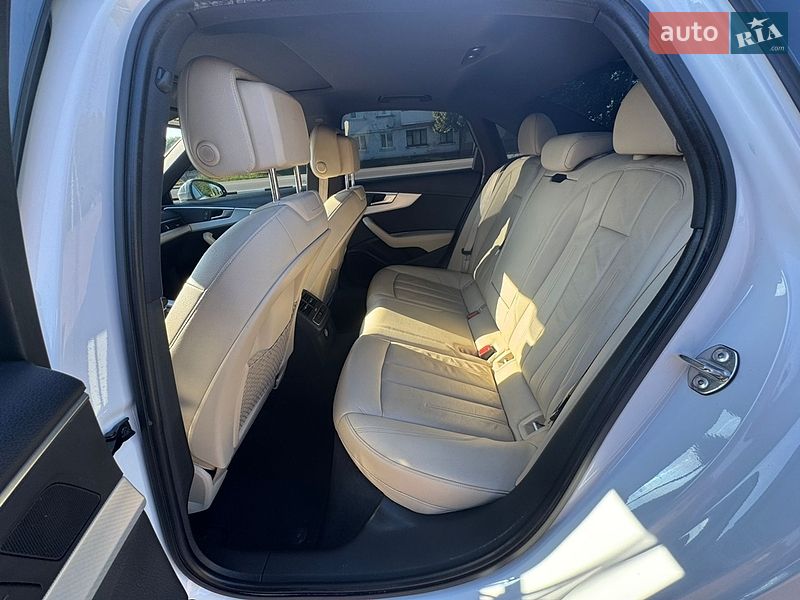 Седан Audi A4 2017 в Киеве