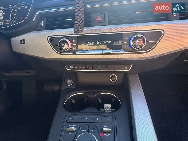 Седан Audi A4 2017 в Киеве
