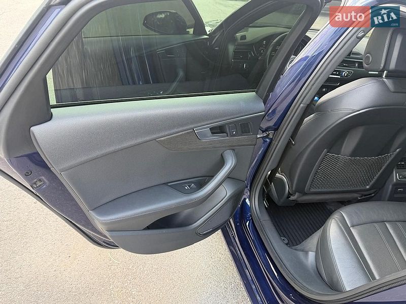Седан Audi A4 2019 в Харкові