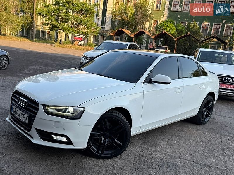 Седан Audi A4 2012 в Николаеве