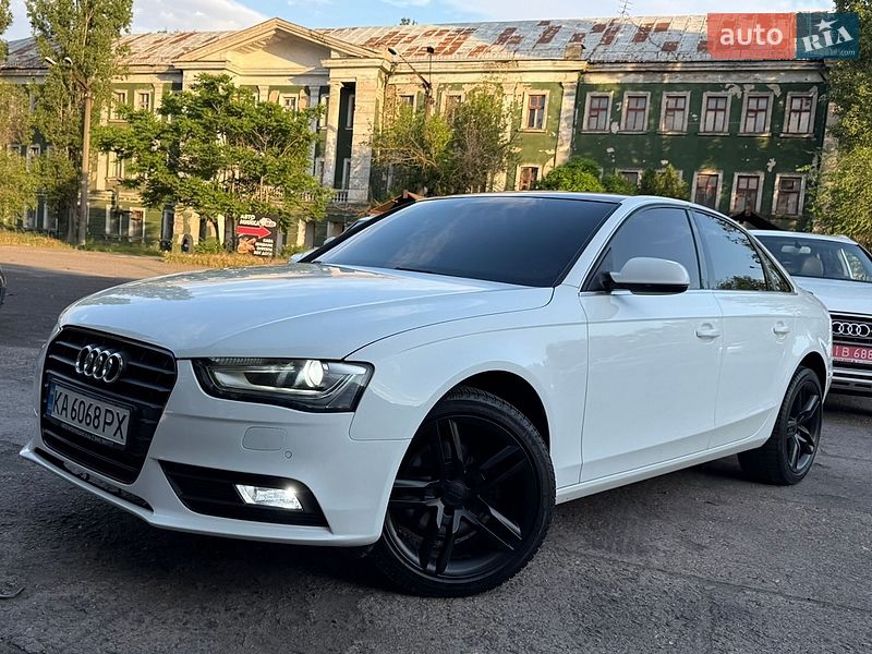 Седан Audi A4 2012 в Николаеве