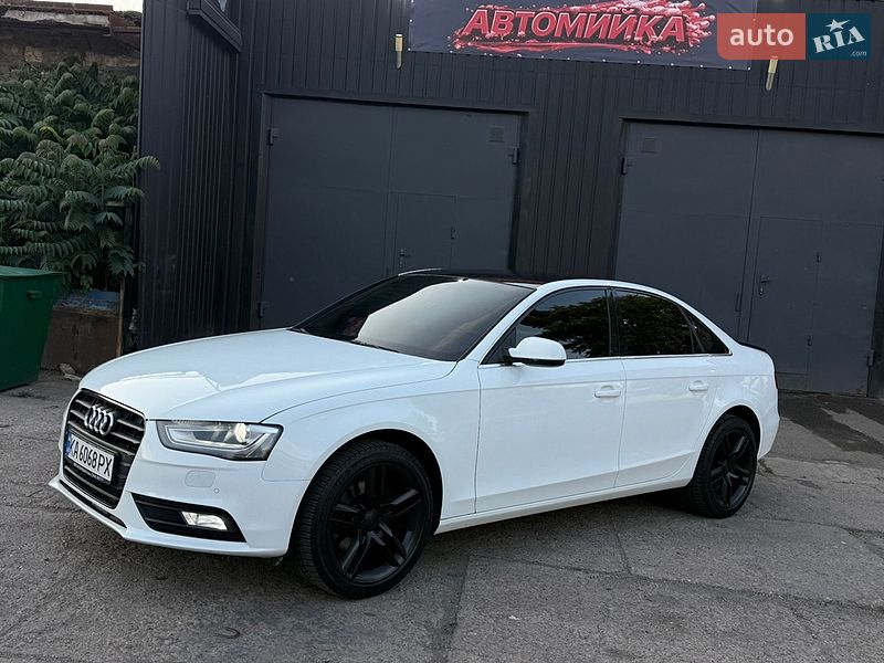Седан Audi A4 2012 в Николаеве