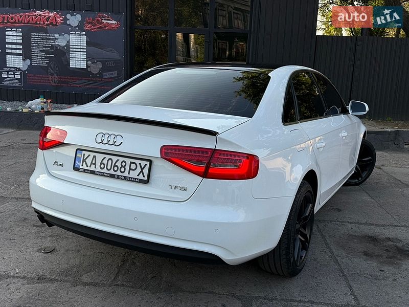Седан Audi A4 2012 в Николаеве