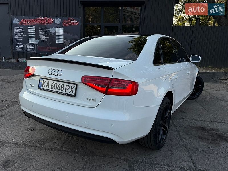 Седан Audi A4 2012 в Николаеве