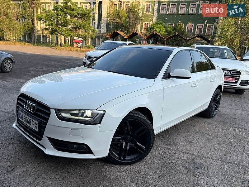 Седан Audi A4 2012 в Николаеве
