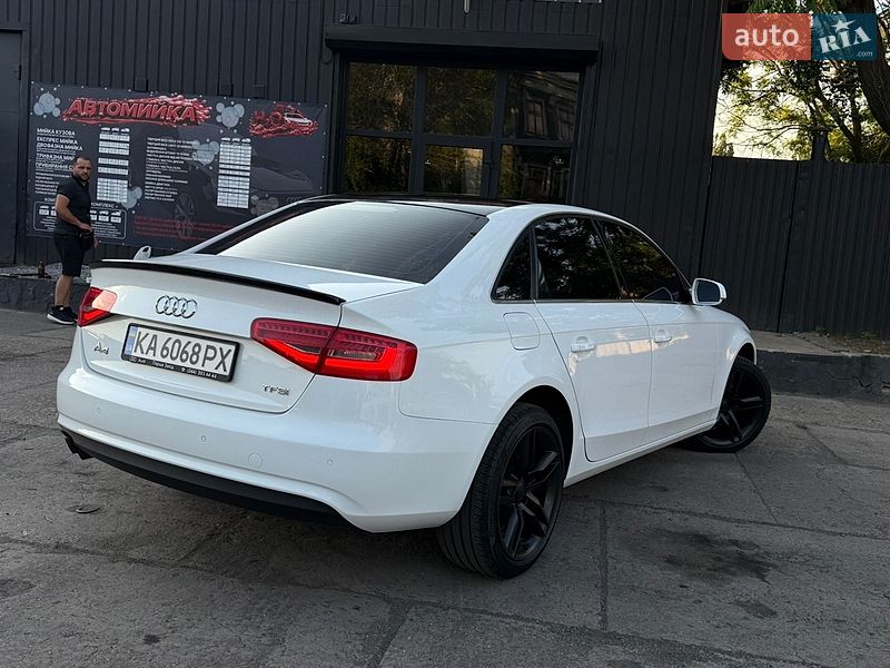 Седан Audi A4 2012 в Николаеве