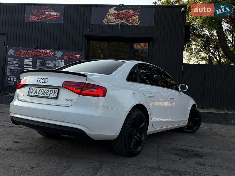 Седан Audi A4 2012 в Николаеве