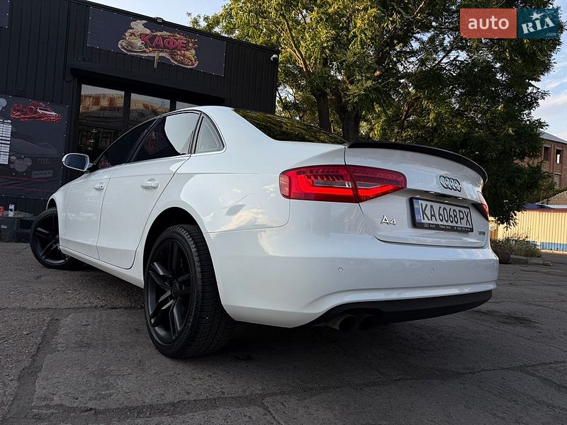 Седан Audi A4 2012 в Николаеве