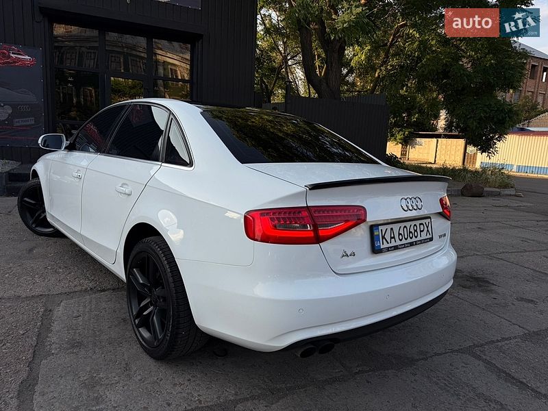 Седан Audi A4 2012 в Николаеве